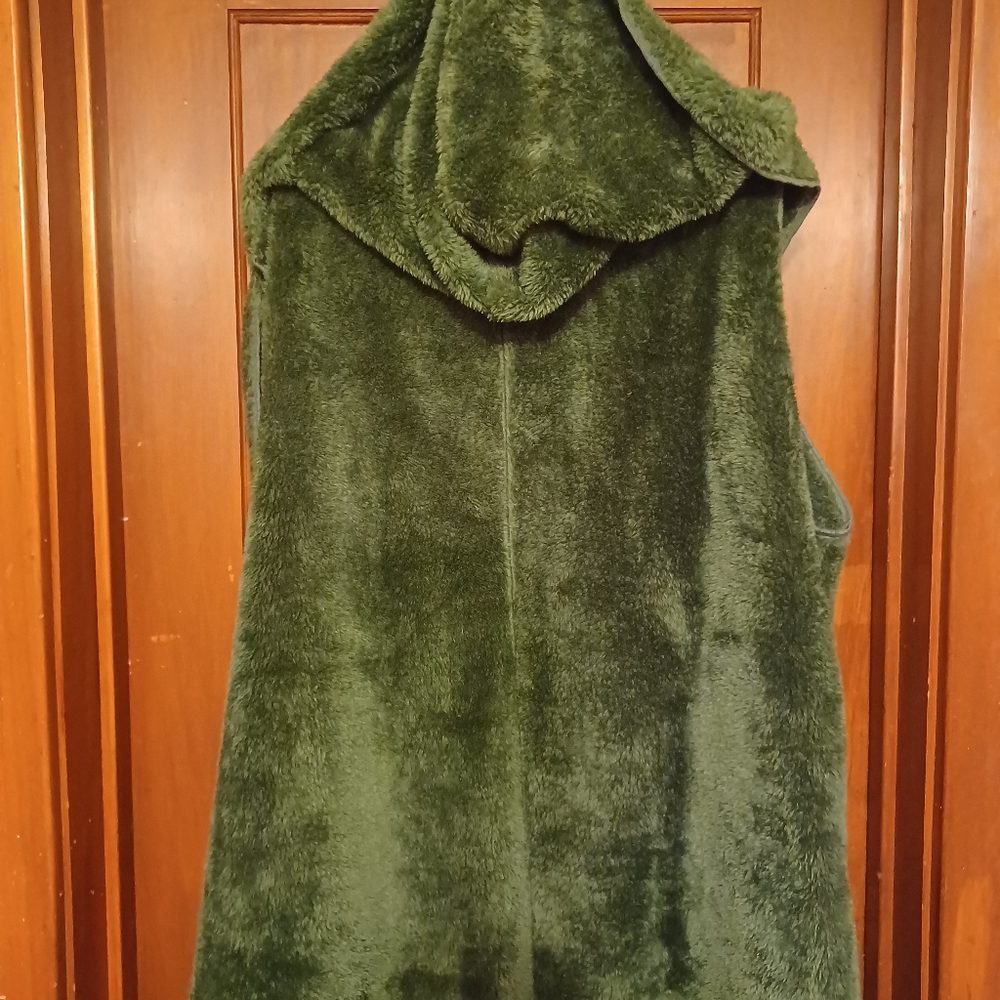 Fuzzy Vest Jacket - Picture 8 of 9